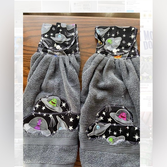 Alien UFO Kitchen Hanging Towel Set, Set of 2 Gray Towel - Picture 1 of 3